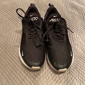 Black Nike 270’s size women’s 9